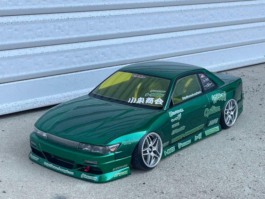 アディクション　スピリット玲 シルビアS13 塗装済ボディー