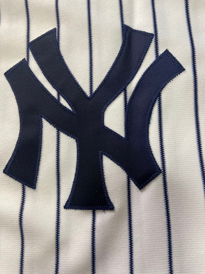 松井秀喜選手サイン入りニューヨーク・ヤンキースホームジャージ100周年パッチ付き