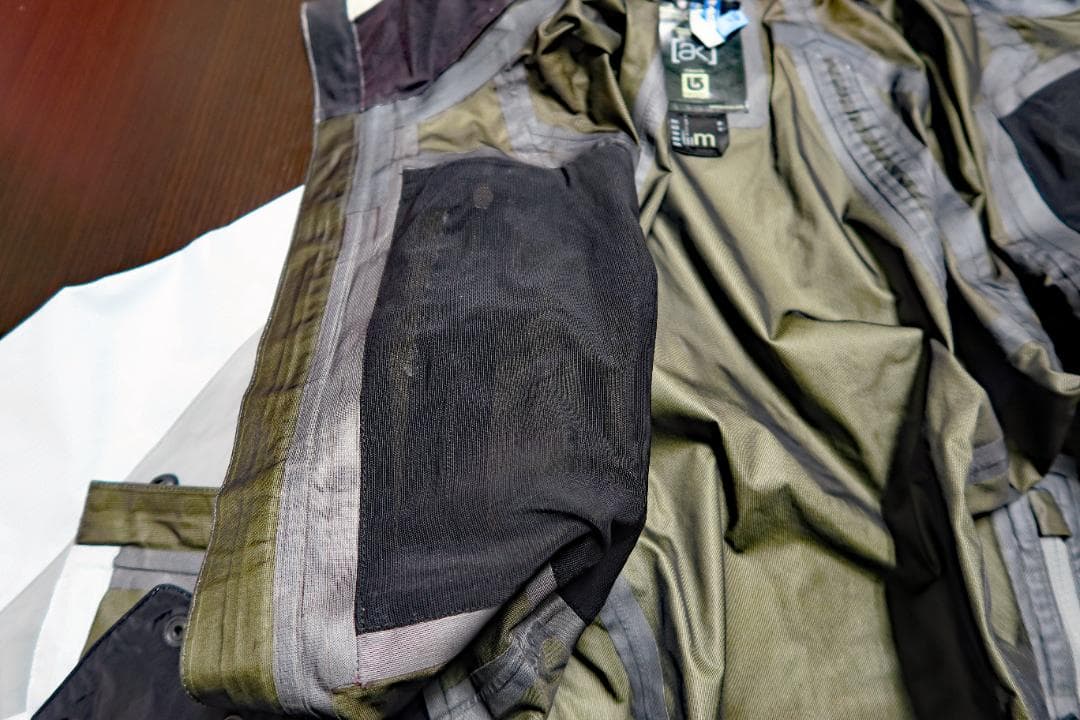 Burtonバートンak 3LジャケットGORE-TEX男女兼用 最高峰XCR