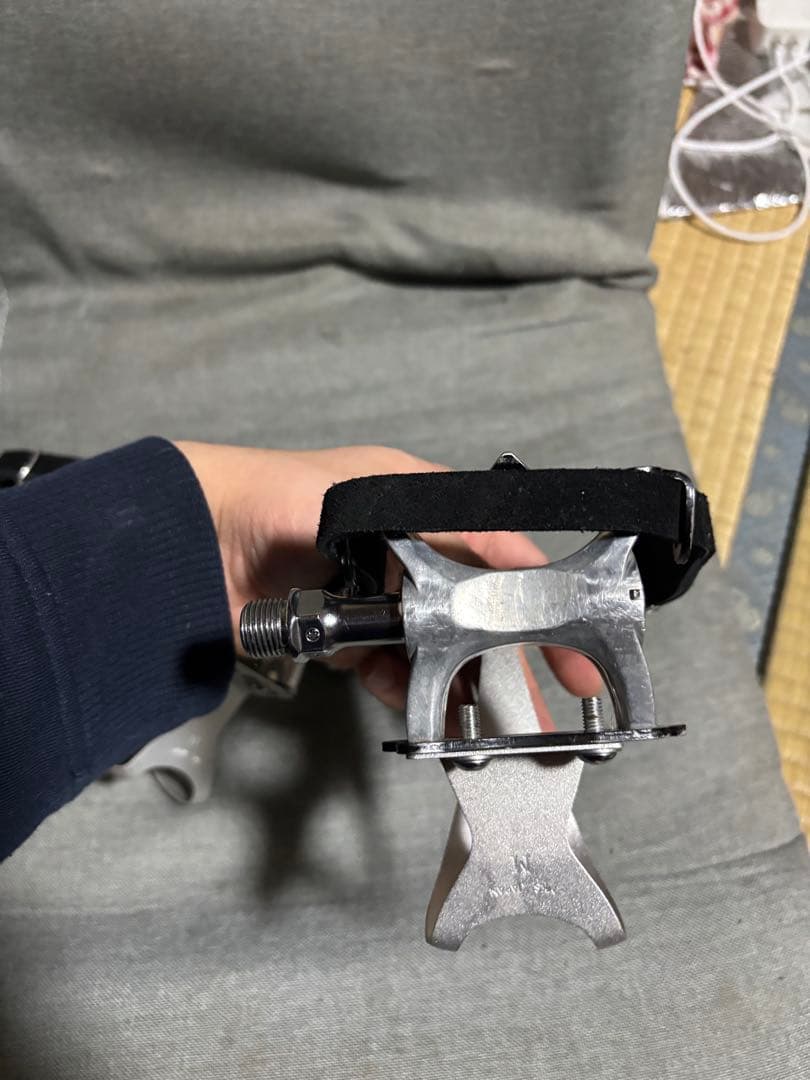 競輪ペダルsupreme njs