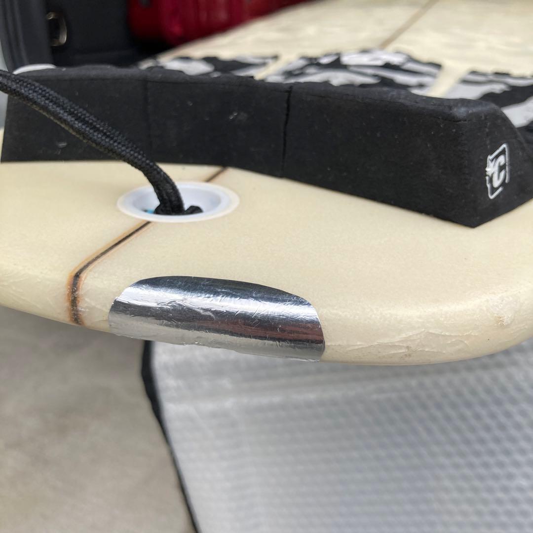 サーフボード、ショート、ジャスティス、クランキー、フィン付き