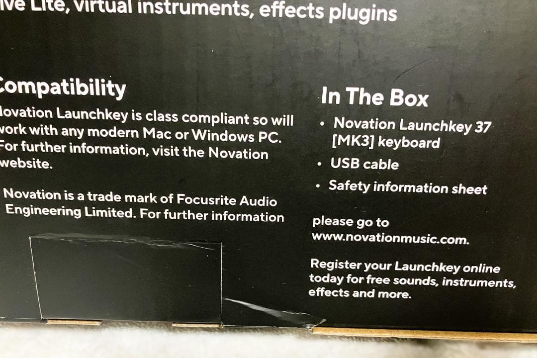 Novation Launchkey 37 MIDIコントローラー