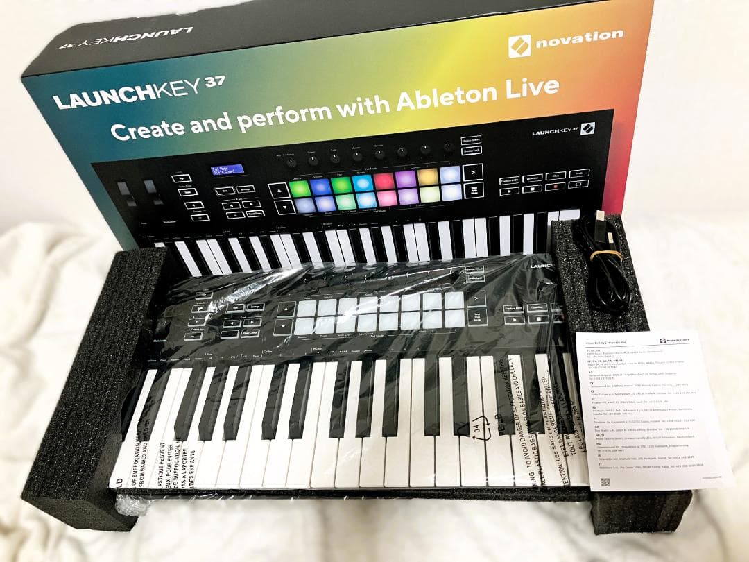 Novation Launchkey 37 MIDIコントローラー