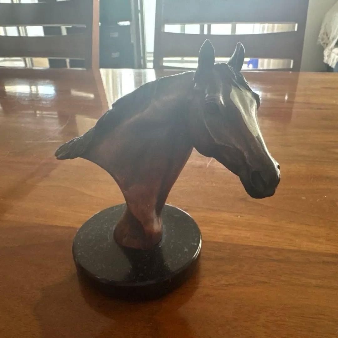 K. Cantarella Thoroughbred 馬の彫刻