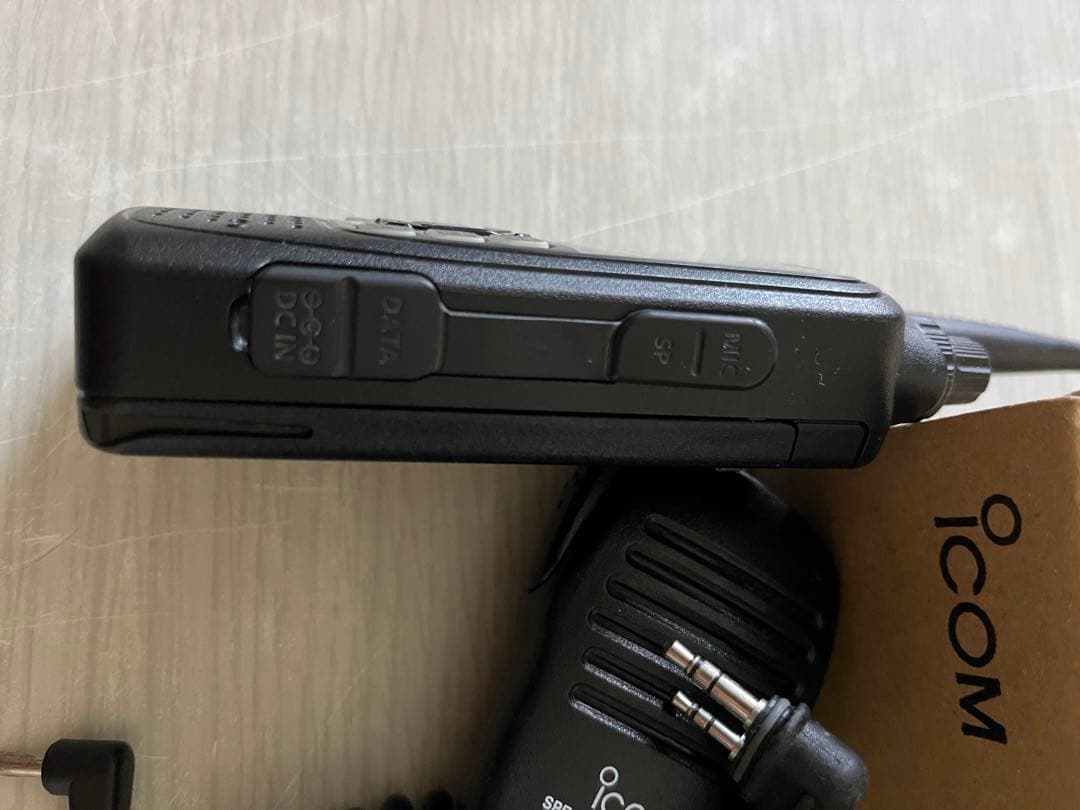 ICOM ID-51 PLUS トランシーバー