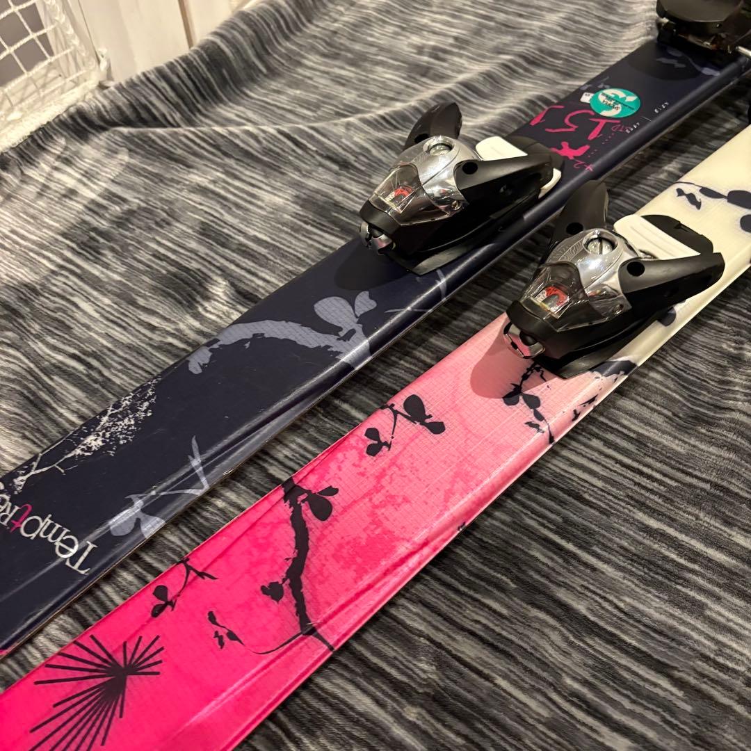【極美品】SALOMON Temptress スキー板 151cm ストック付き