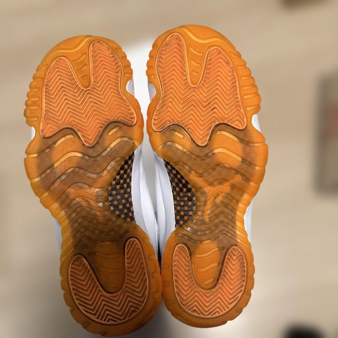 Air Jordan 11 ホワイト/オレンジ