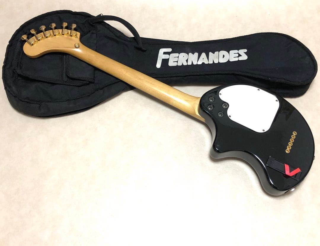 【美品】ZO-3C ブラック アンプ内蔵ミニギター 専用ケース付き！！