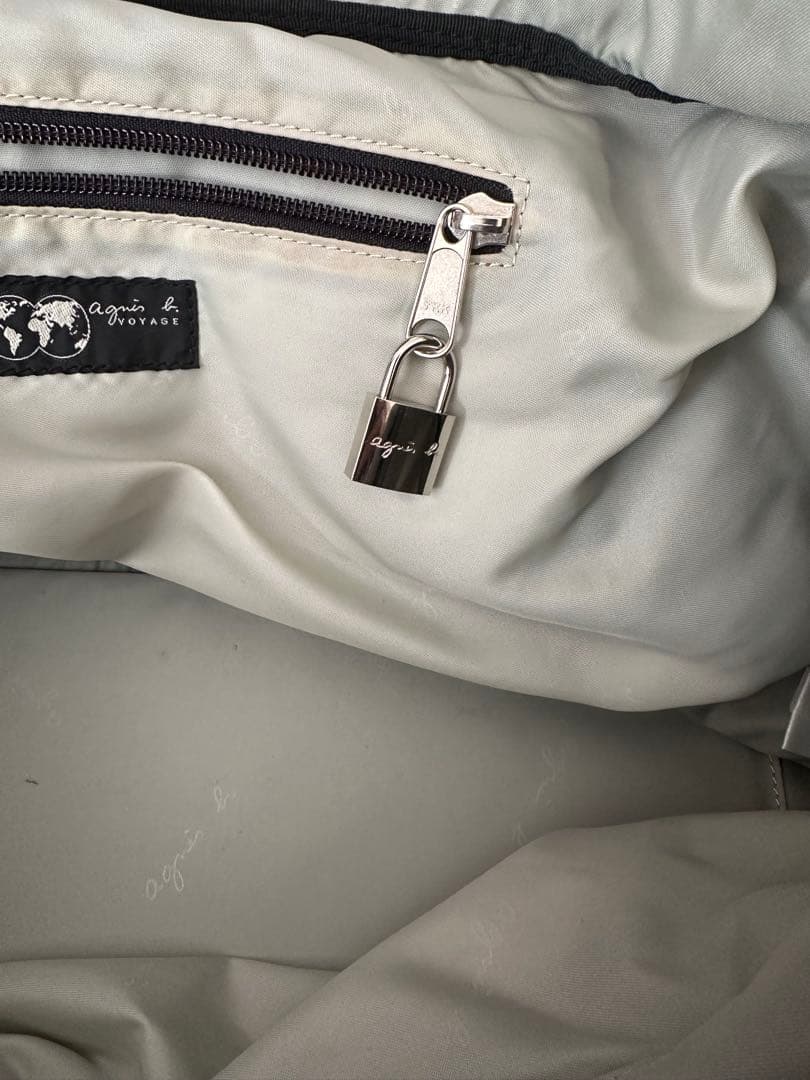 アニエスベー　黒いナイロン旅行バック