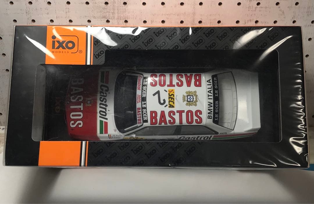 ミニカー  E30 M3 1/18