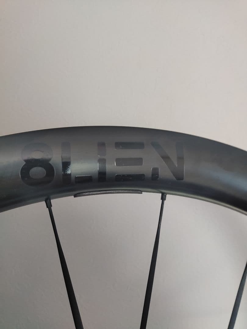 8LIEN L5 Disc Carbon Wheelsetエイリアン 1180g
