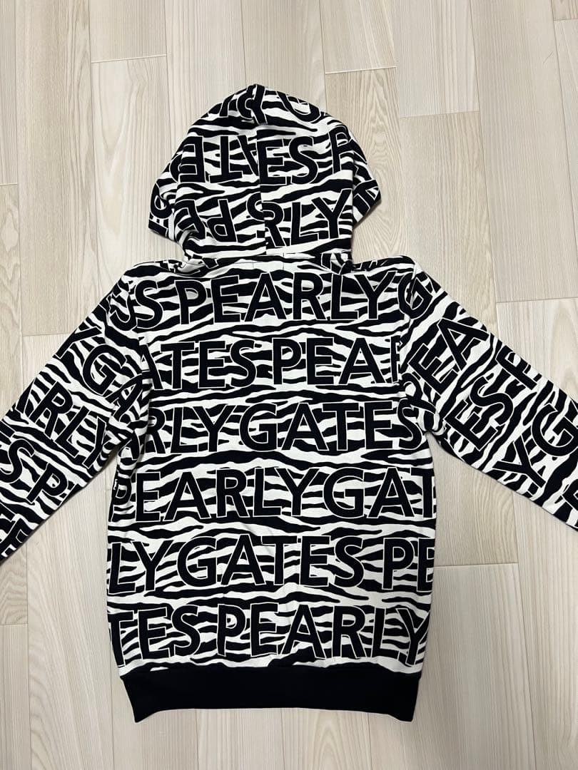 PEARLY GATES ロゴフード　パーカー