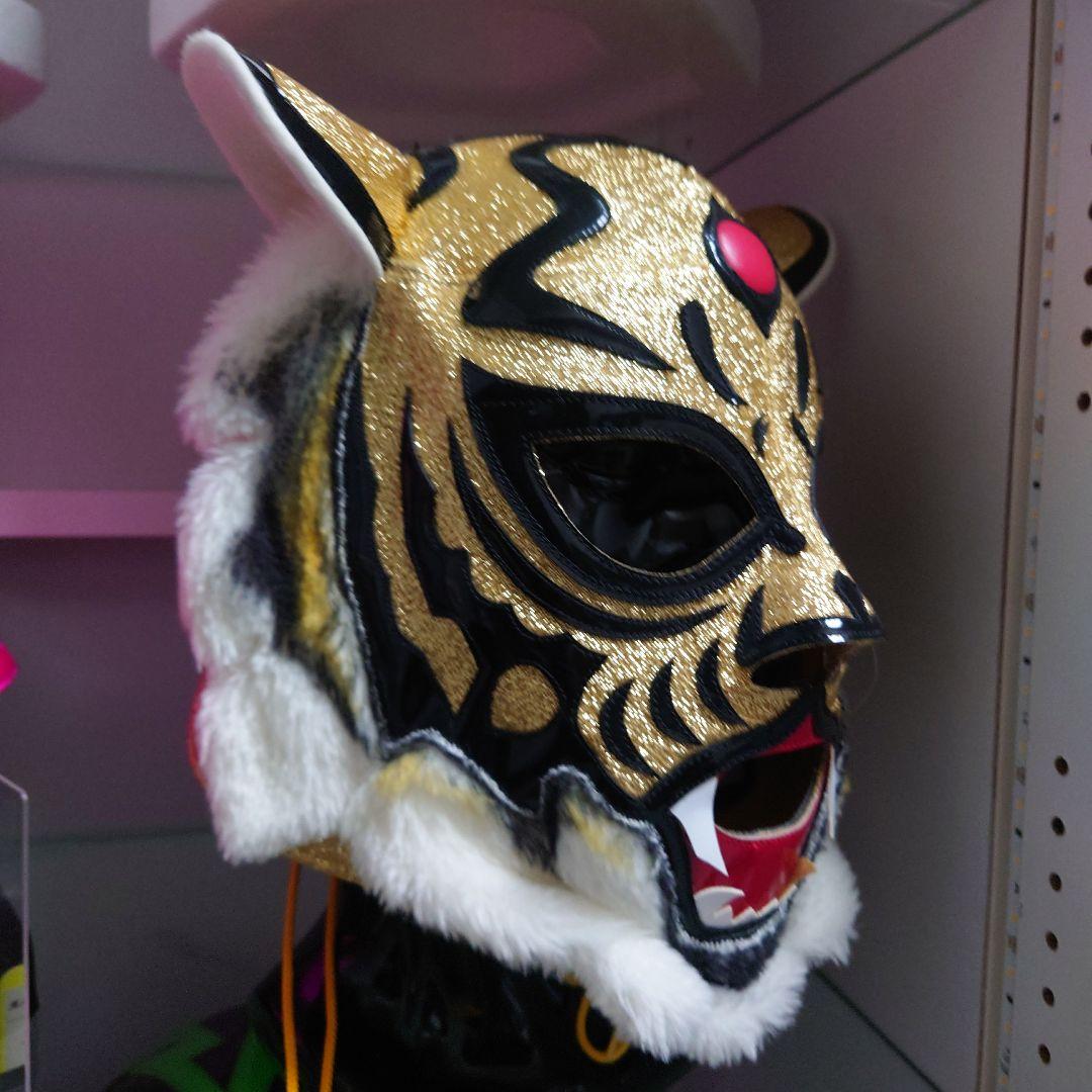 超貴重 アントニオ猪木追悼大会使用) ＹＮ製 初代タイガーマスク牙付き後期タイプ