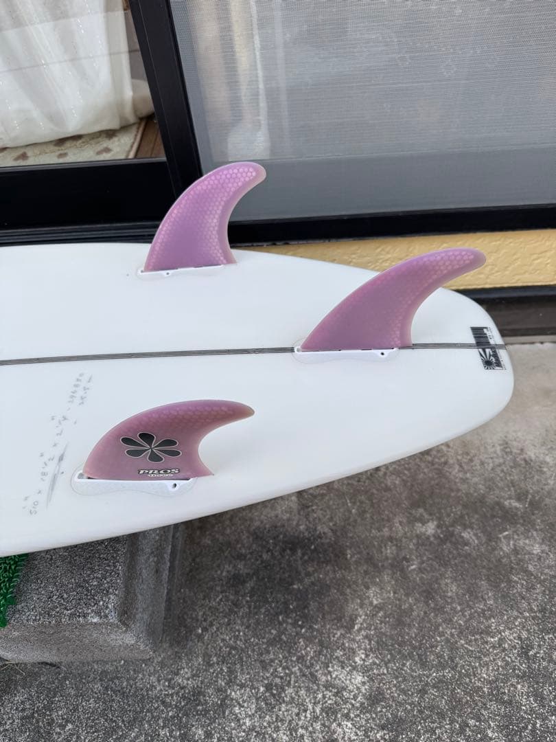 Jsサーフボード、モンスターボックス