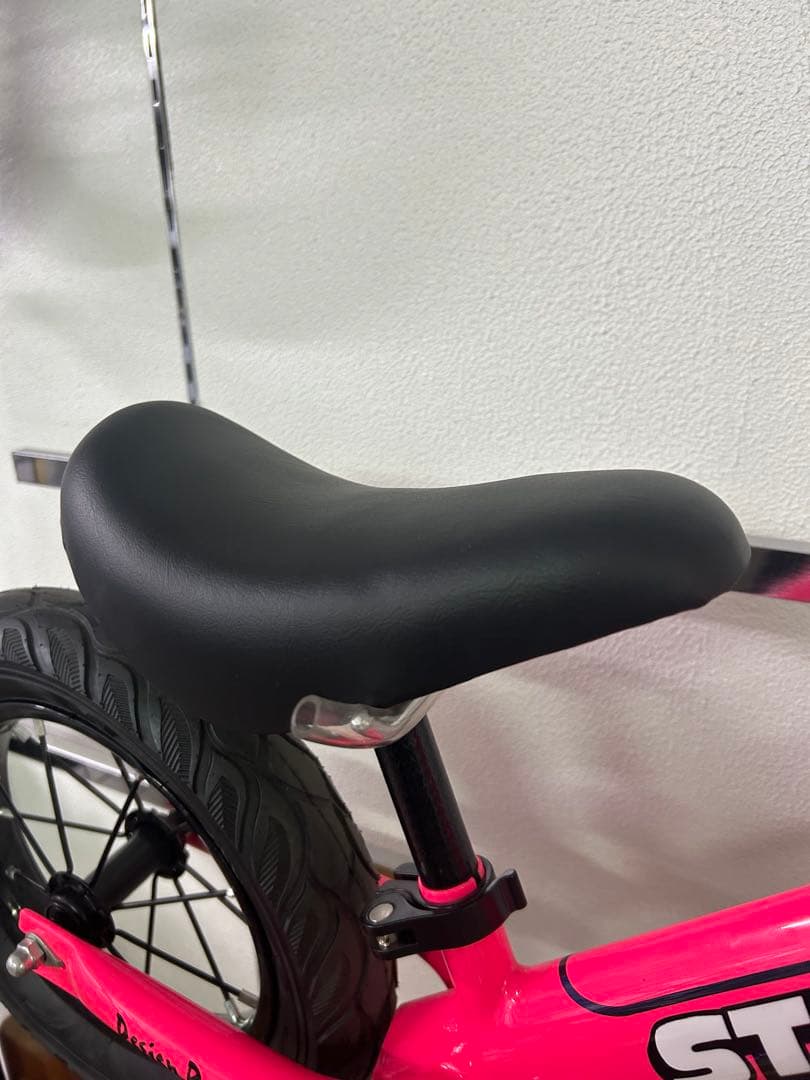 Y*様 STRIDER バランスバイク ネオンピンク