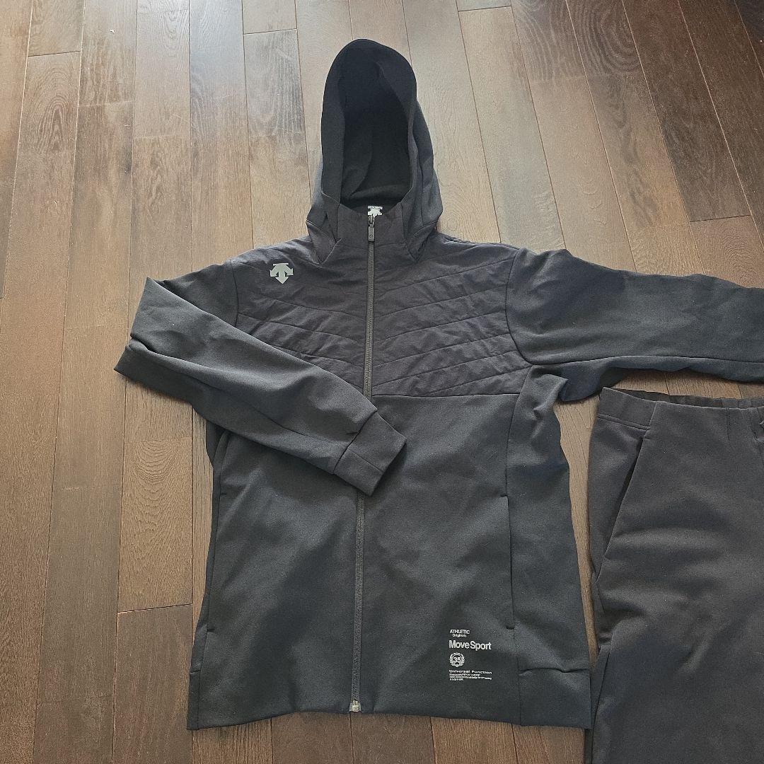 S.F.TECH フード付きジャージ上下セット 黒　DESCENTE　試着のみ