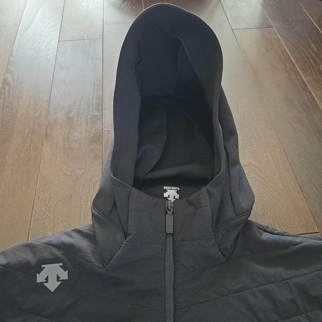 S.F.TECH フード付きジャージ上下セット 黒　DESCENTE　試着のみ