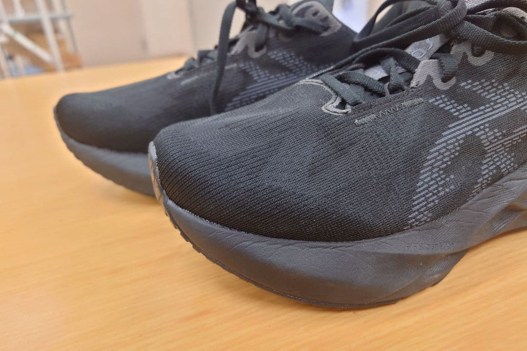 着用1回☆アシックス NOVABLAST 5ランニングシューズ 25cm ワイド