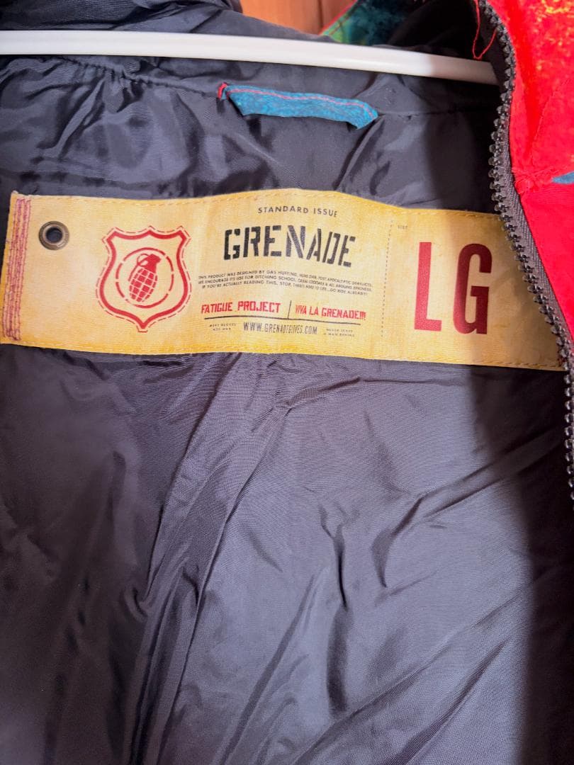 GRENADE レインボー スノーボードウェア（ジャケットL / パンツXL）