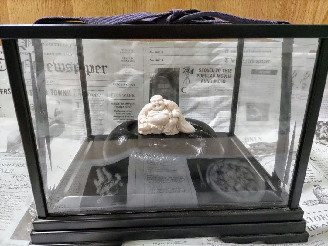 送料込　天然サンゴ 宝石白珊瑚 布袋尊 鑑別保証書 洪順利 作品証明書付 七福神