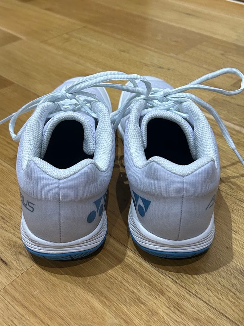 【かわ】YONEX バドミントン27.0cm パワークッションエアラスZ