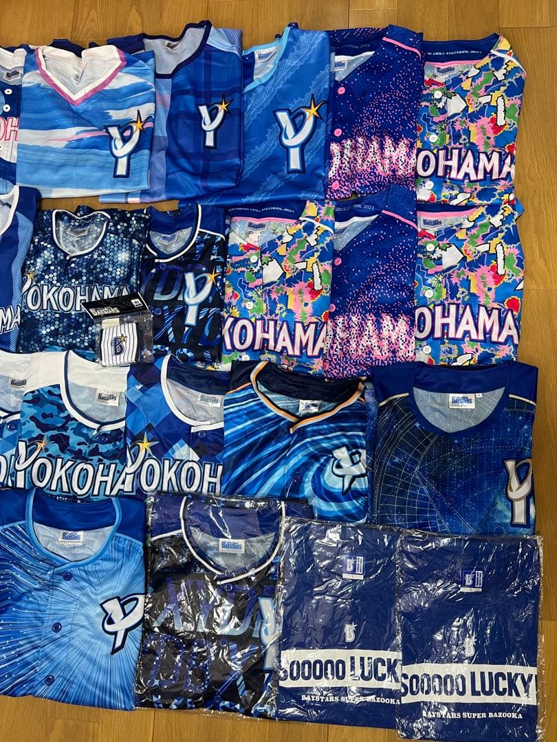 美品 横浜Denaベイスターズ ユニフォーム27枚＆Tシャツ＆リストバンドセット