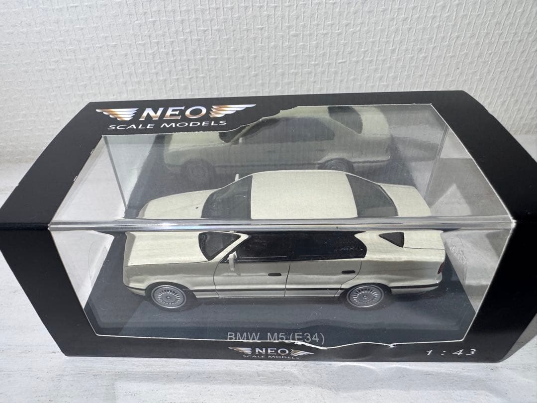  M5 (E34) 1/43 スケールモデル