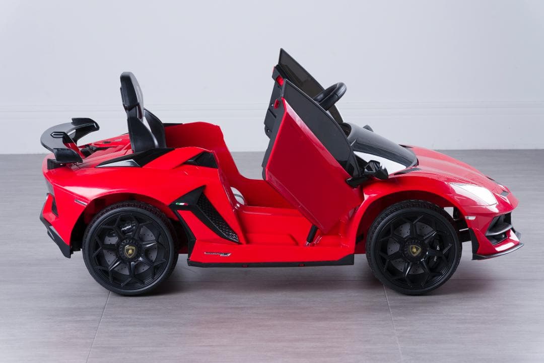 ラスト1台　傑作スーパーカー「アヴェンタドールSVJ」が遂に電動乗用カーに！