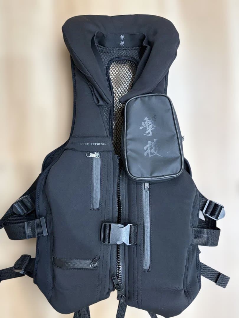 撃投ボディプロテクタークール　撃投ポーチ付き　ロックショアベスト