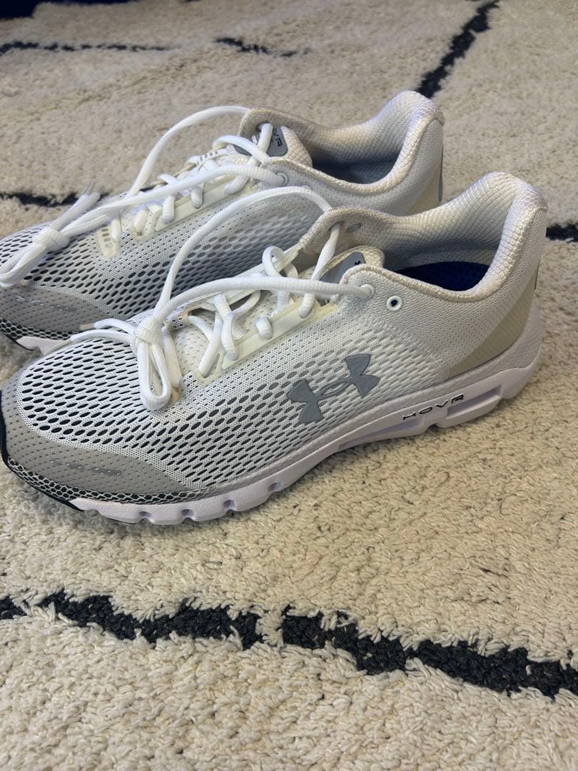 アンダーアーマー　ランニングシューズ　28センチ　新品未使用