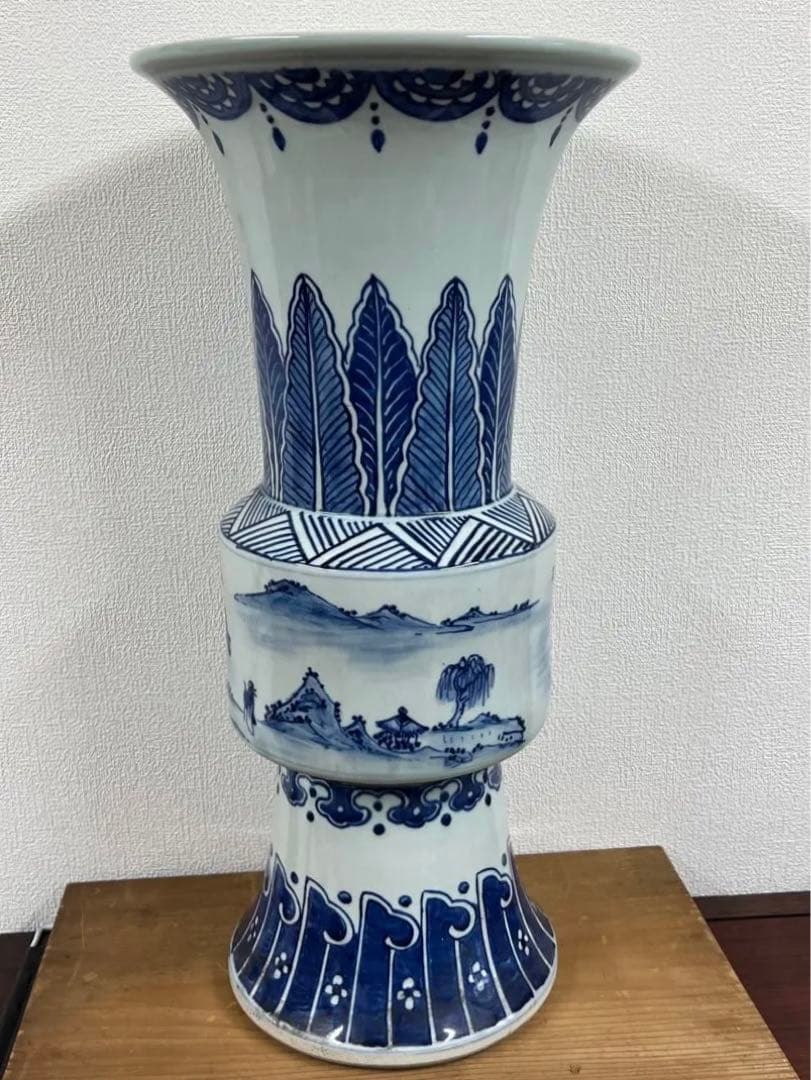 中国古美術　清時代染付山水尊型花瓶【大清雍正年製】在銘