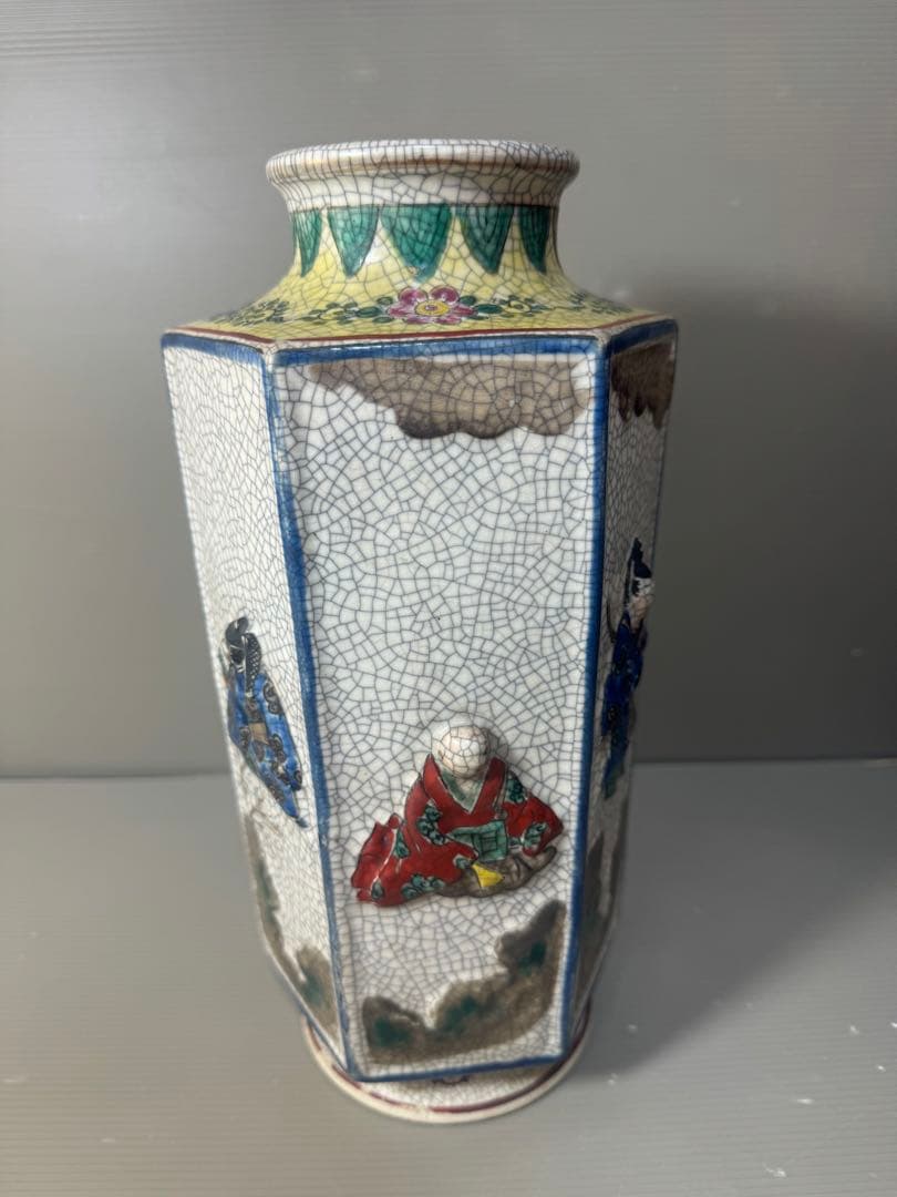 2610 希少　九谷焼　古九谷　ヒビ焼六歌仙人錦工入　六角花瓶　時代物