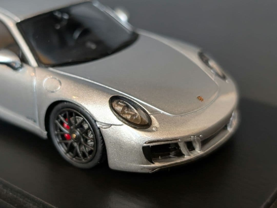 スパーク 1/43 Porsche 911 カレラ4 GTS 2018 シルバー