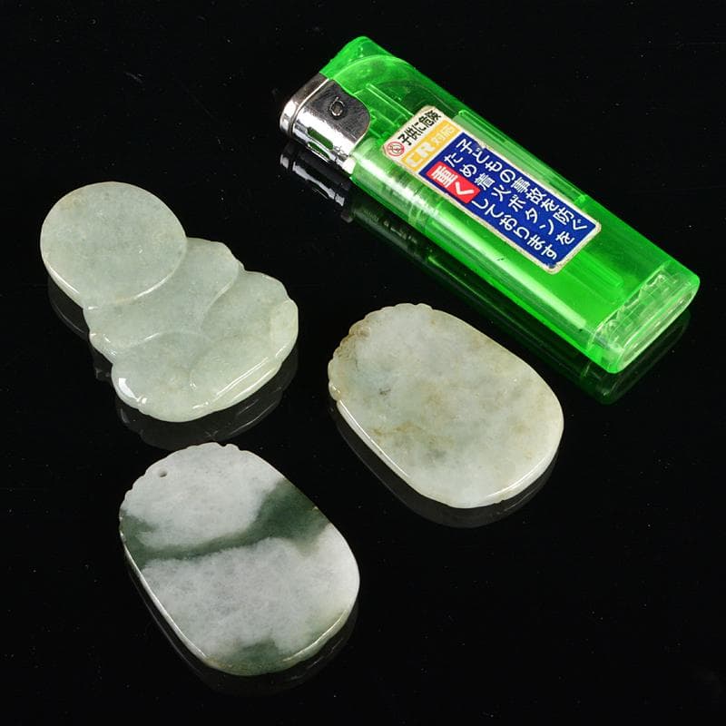 中国　玉石翡翠玉彫刻　仏像　神獣刻など　根付　玉器　玉珮　3点　C　R6179