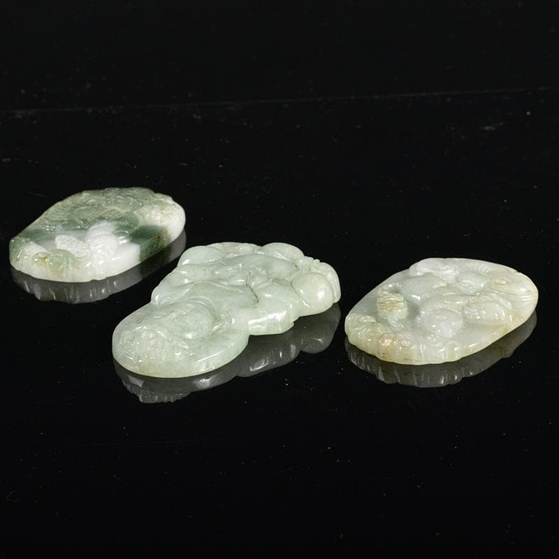 中国　玉石翡翠玉彫刻　仏像　神獣刻など　根付　玉器　玉珮　3点　C　R6179