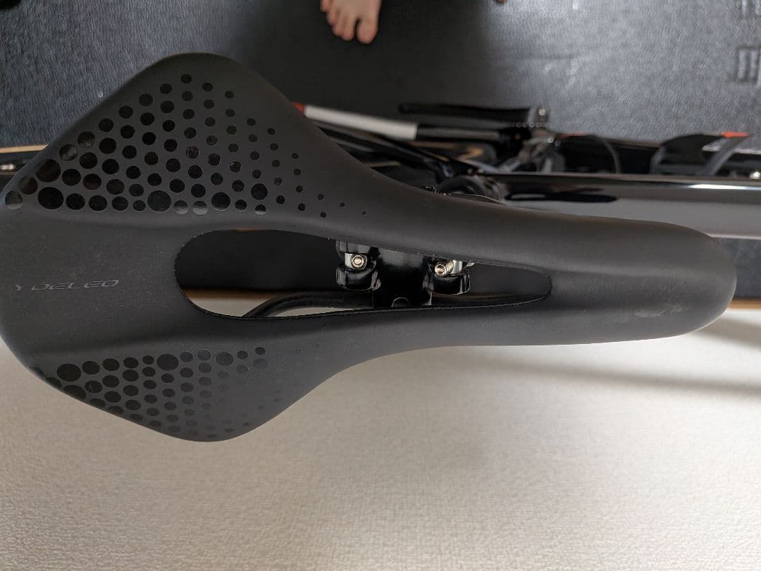 Wilier GTR team disc 105Di2 カーボンホイール完成車