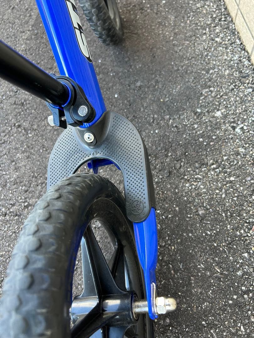 STRIDER スポーツモデル　バランスバイク 青 12インチ