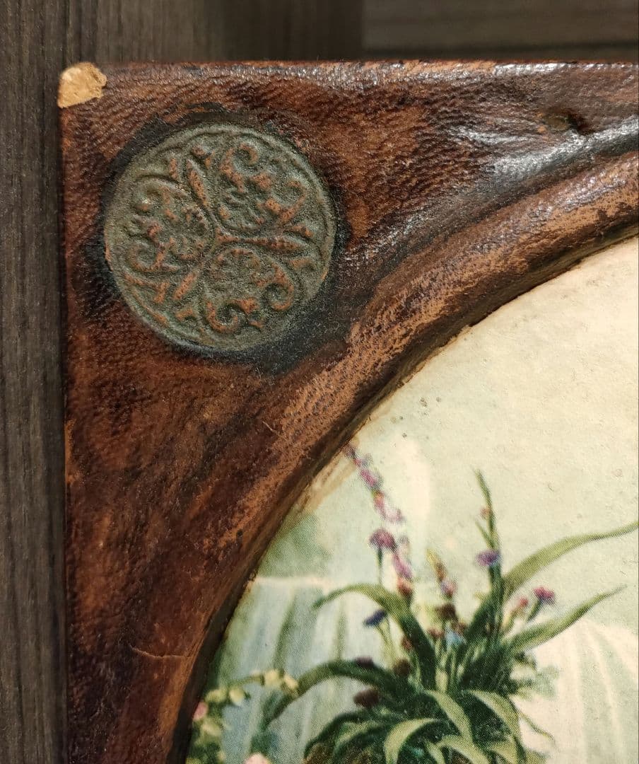 絵画　革　アンティーク　骨董品　made in SPAIN