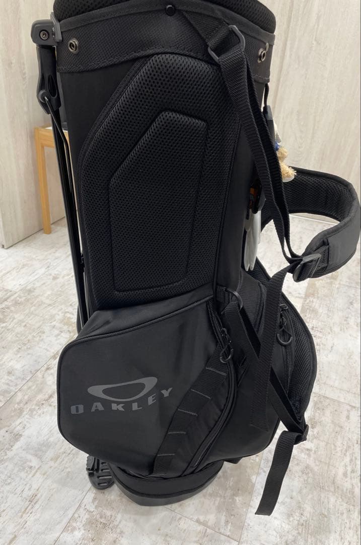 OAKLEY ブラック ゴルフバッグ スタンド式　練習場にて4回使用