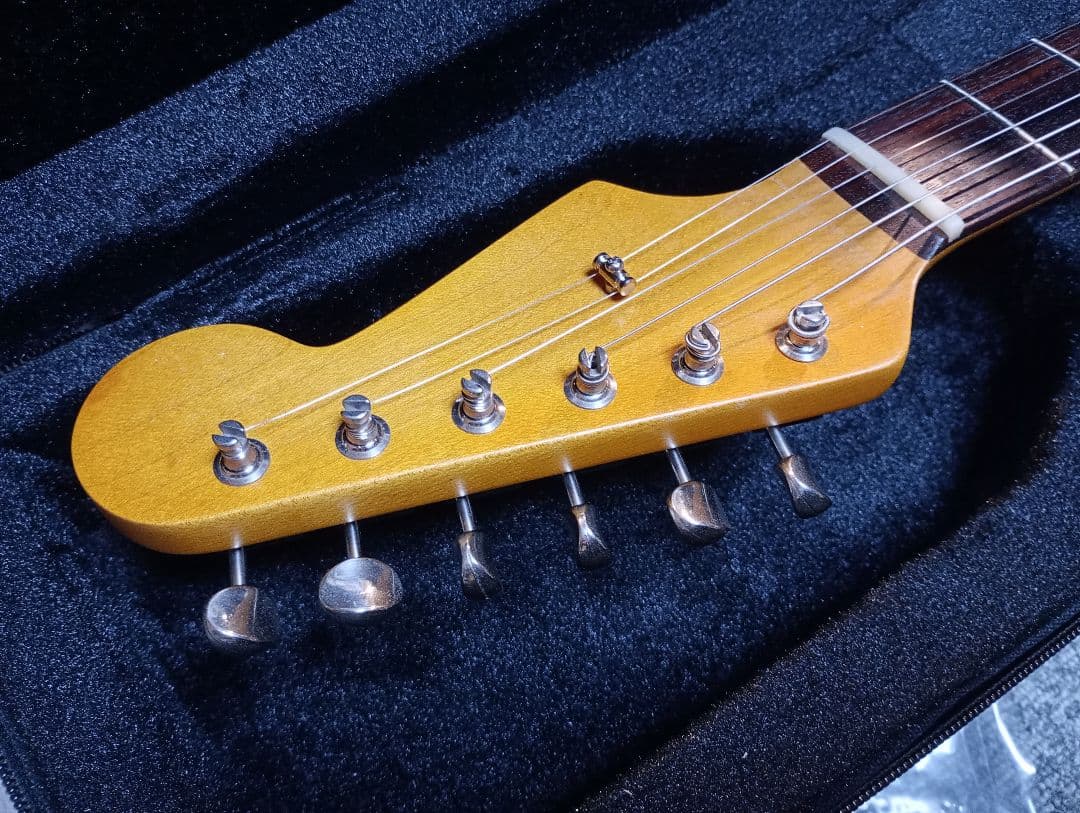 ストラトキャスター タイプ3.2kg ラッカー塗装