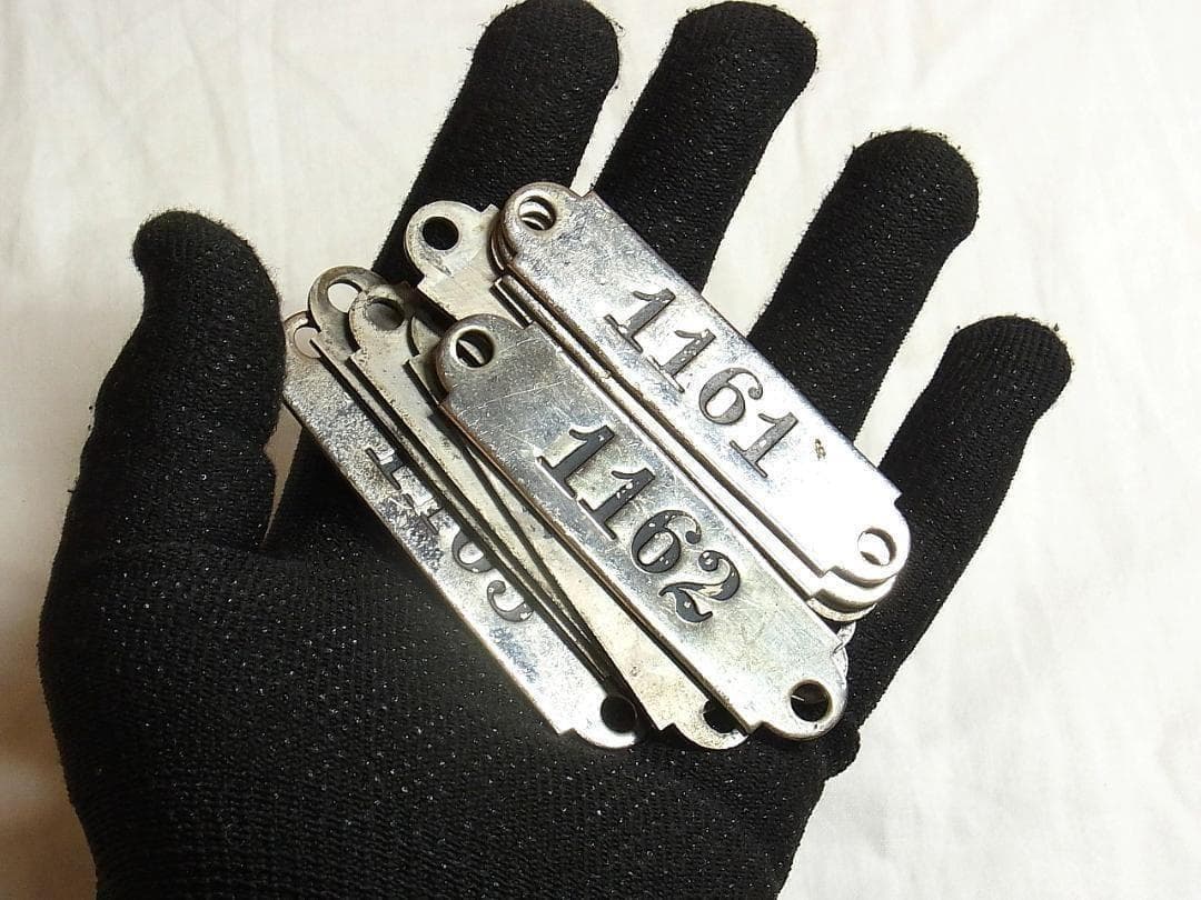 ヴィンテージ 金属ナンバープレート タグ １１枚 USA ／ルーム／ロッカー