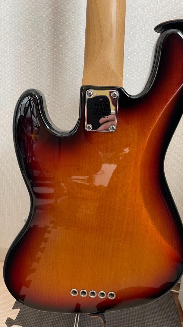 11/22(土)まで　Fender USA American JazzBassV