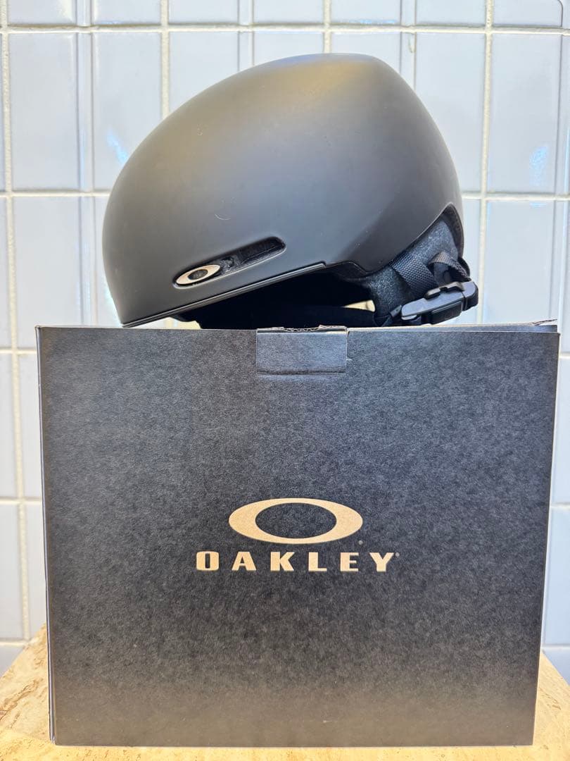 OAKLEY MOD1 ヘルメット L ブラックアウト　箱付属品　女性使用品