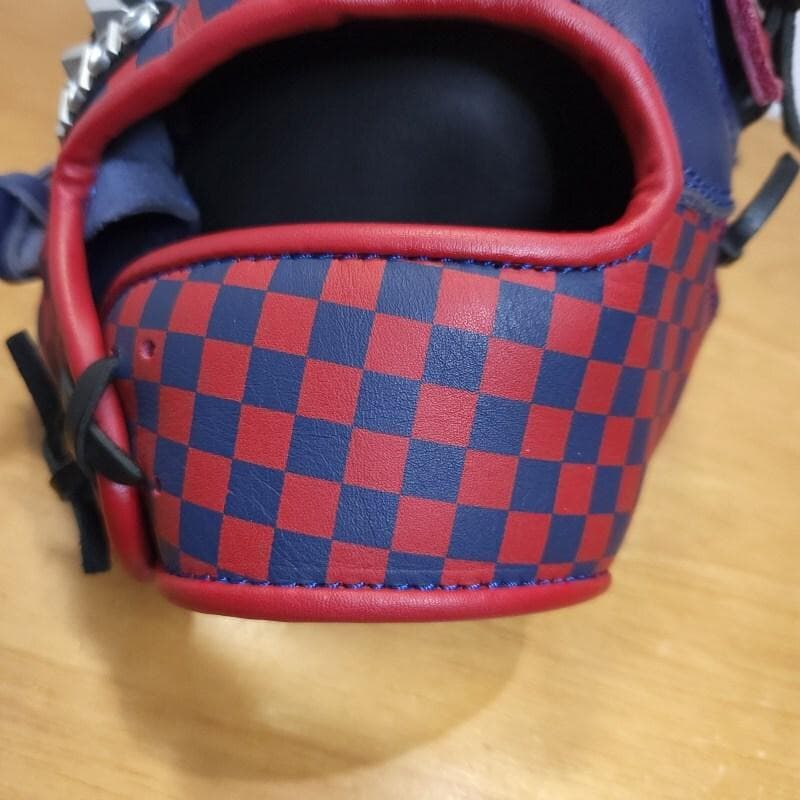 アディダス adidas チェッカーレッド M号球対応モデル 美品 軟式グローブ