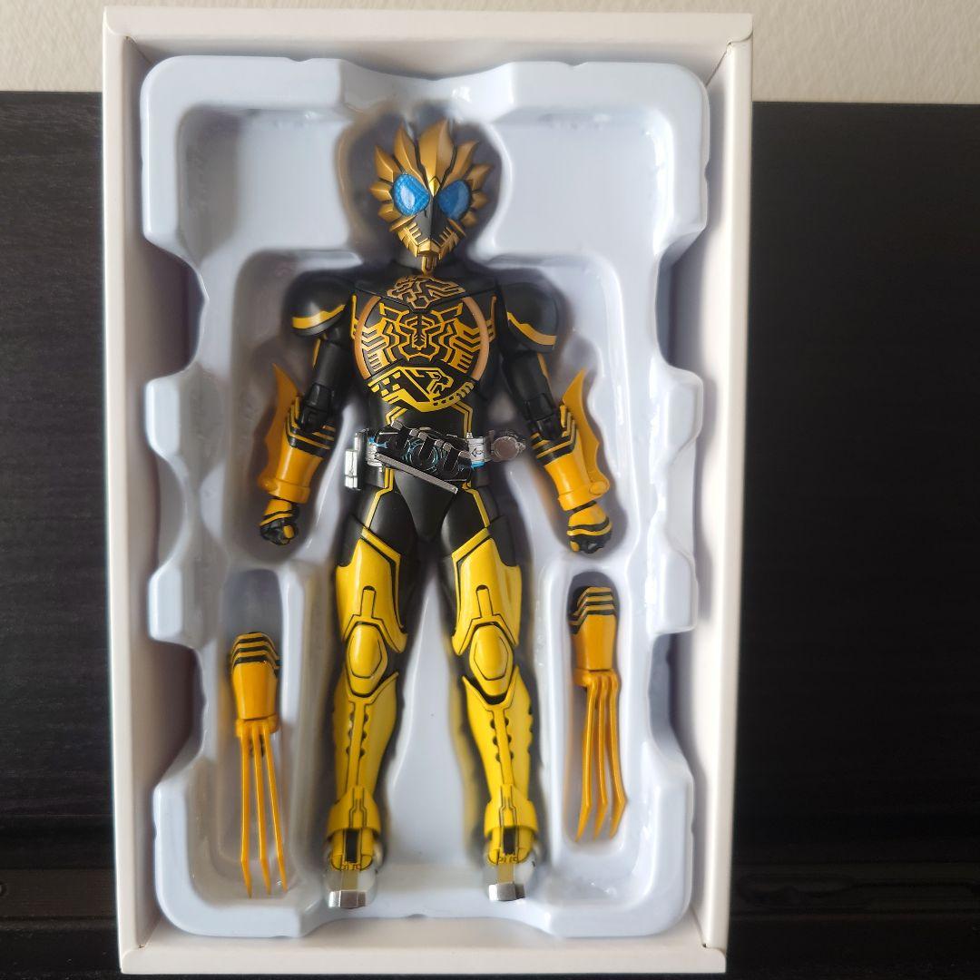 S.H.Figuarts 真骨彫 仮面ライダーオーズ ラトラーターコンボ