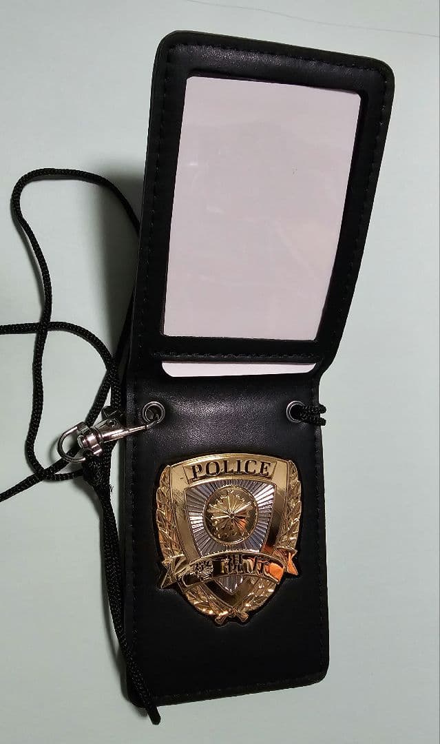 警察グッズ　手帳　映画やドラマ撮影用　レプリカ　紐付き　警察手帳