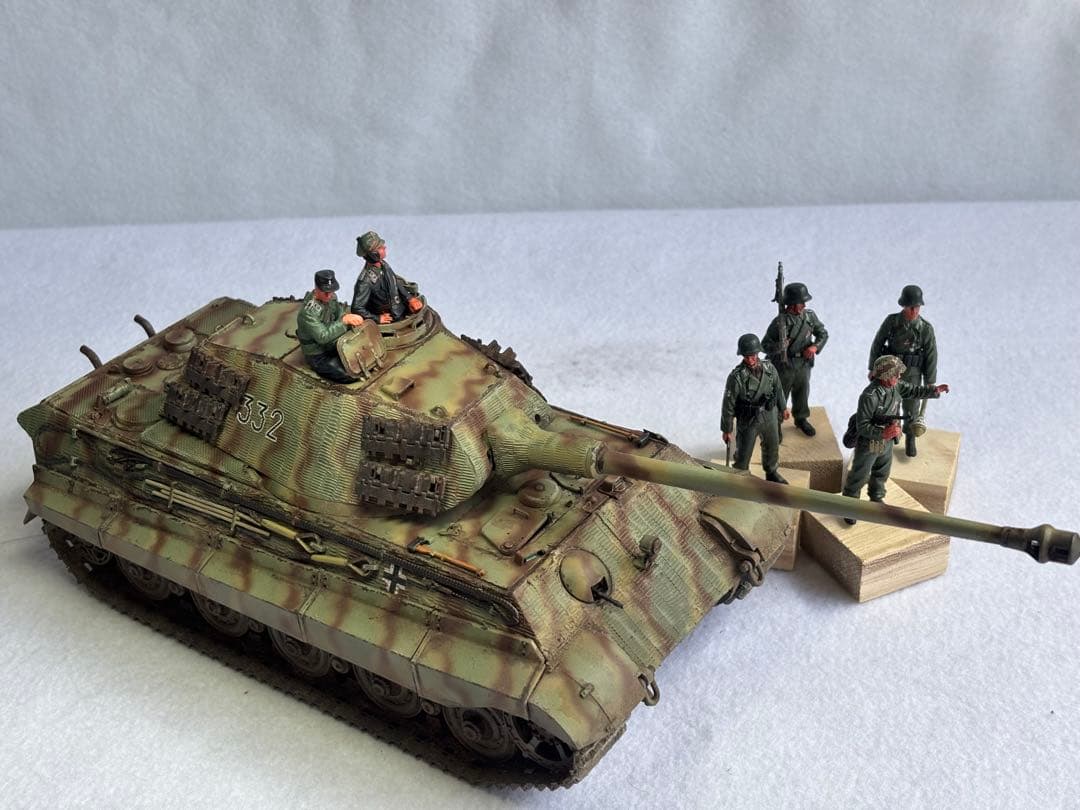 1/35 ドイツ陸軍キングタイガー重戦車プラモデル完成品