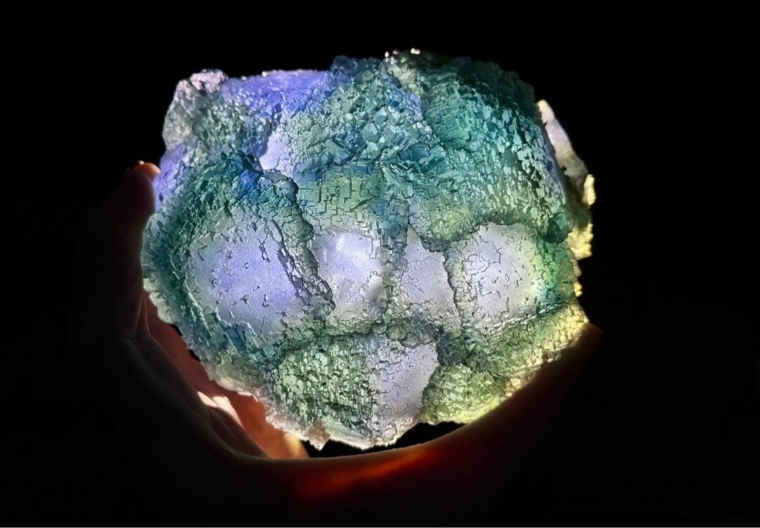 中国　福建省産の緑がかった青色のフローライト