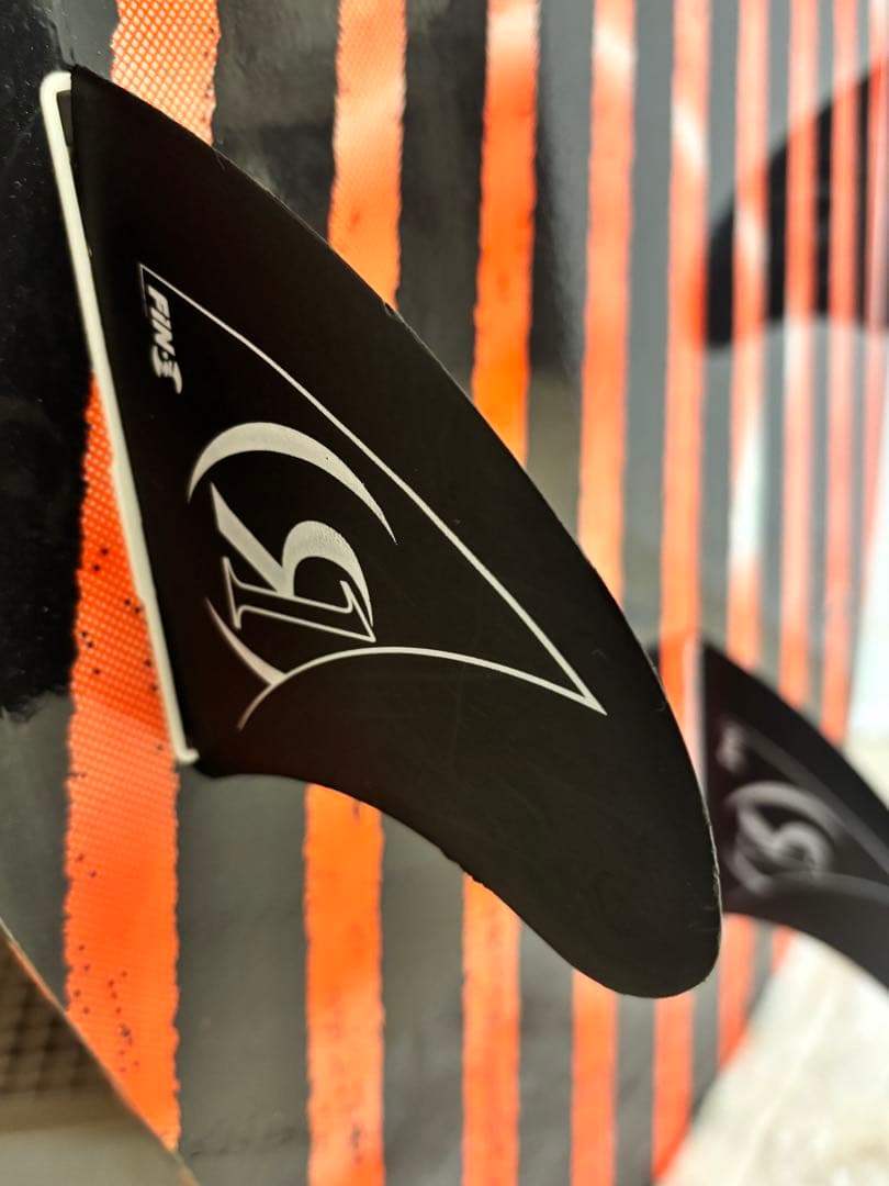 RONIX VOLCOM ウェイクサーフィンボード フィン付き