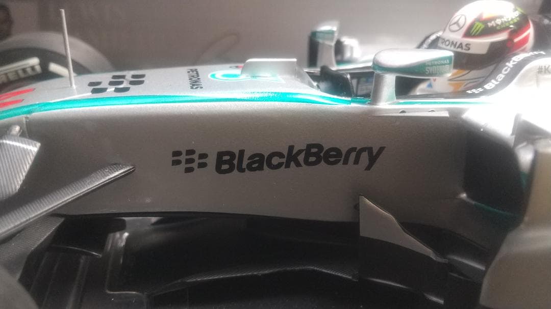 ミニチャンプス 1/18 メルセデス PETRONAS F1 L.ハミルトン